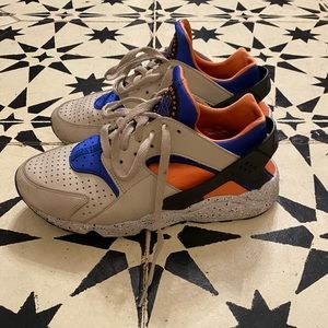 nike hurache in blue and orange